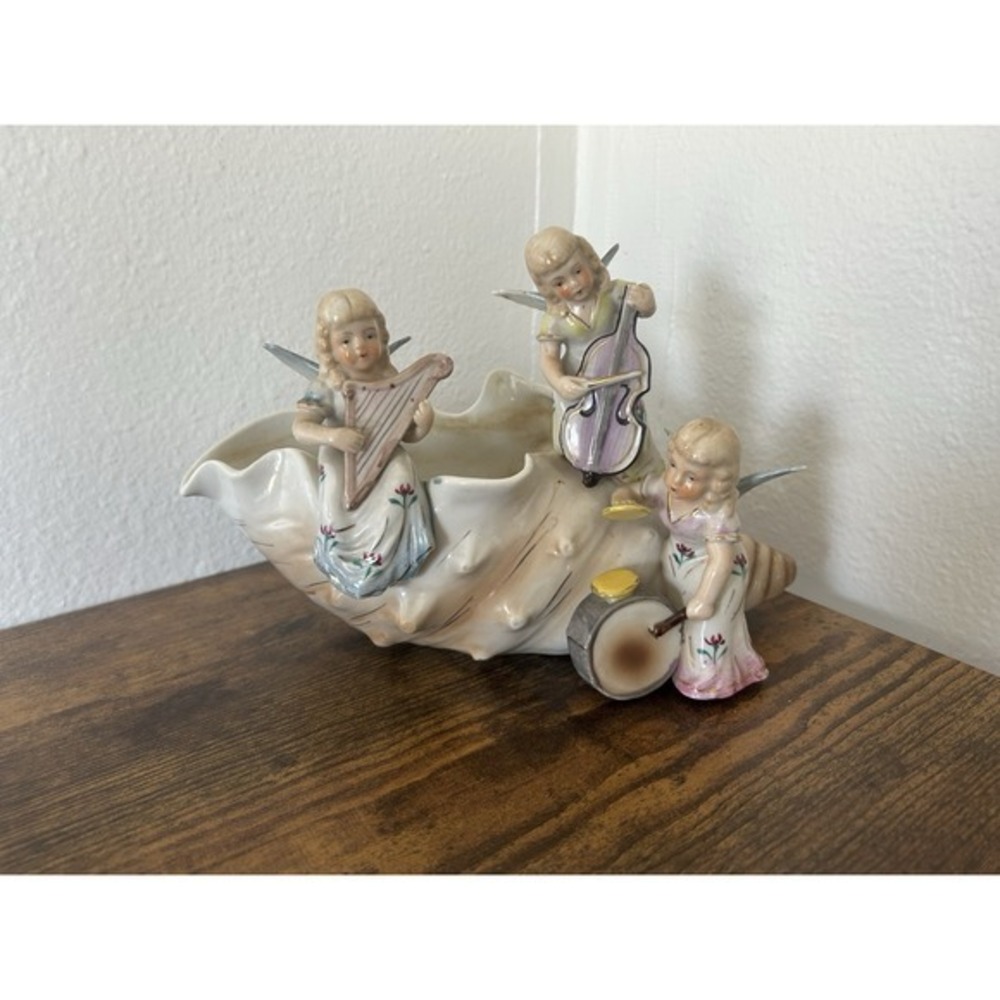 Antique Porcelain Hand Painted Angels & Instruments‎ Conch Shell UCAGCO Japan